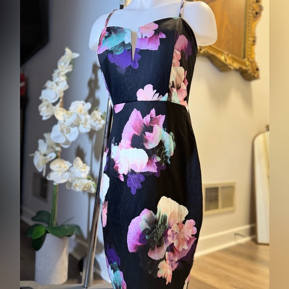 Floral Dress size XL 💜🖤 - Picture 2 of 3